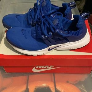 Boys blue Nike size 7y